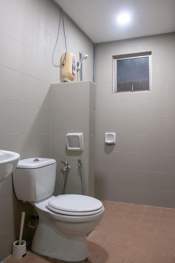 Five H Family Service Apartment Сери-Кембанган Экстерьер фото