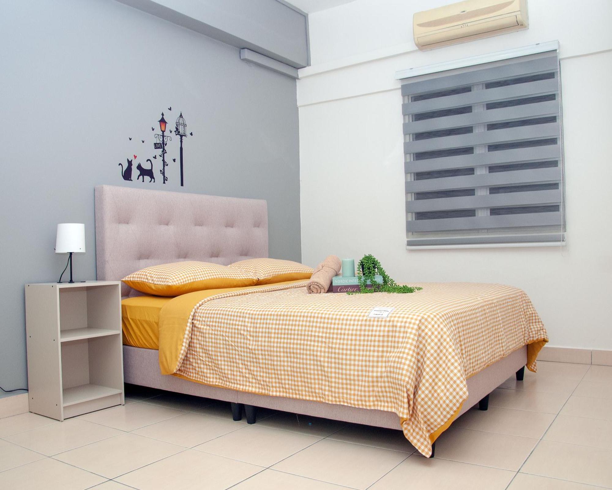 Five H Family Service Apartment Сери-Кембанган Экстерьер фото