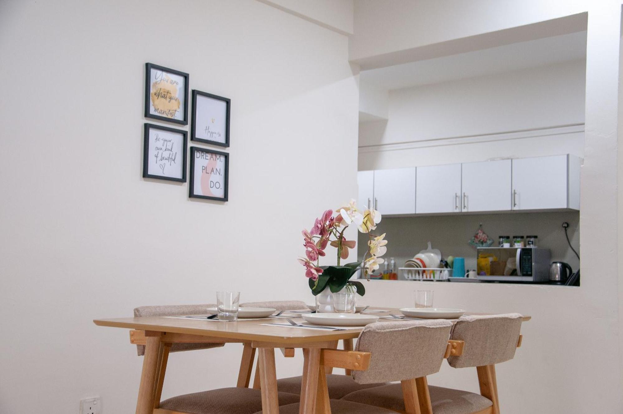 Five H Family Service Apartment Сери-Кембанган Экстерьер фото